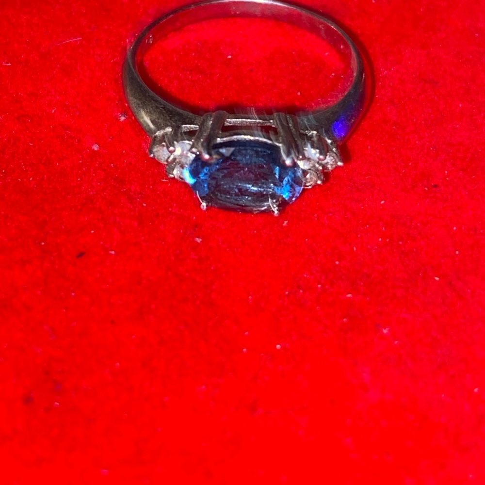 Elegant Blue and Silver Women's Ring